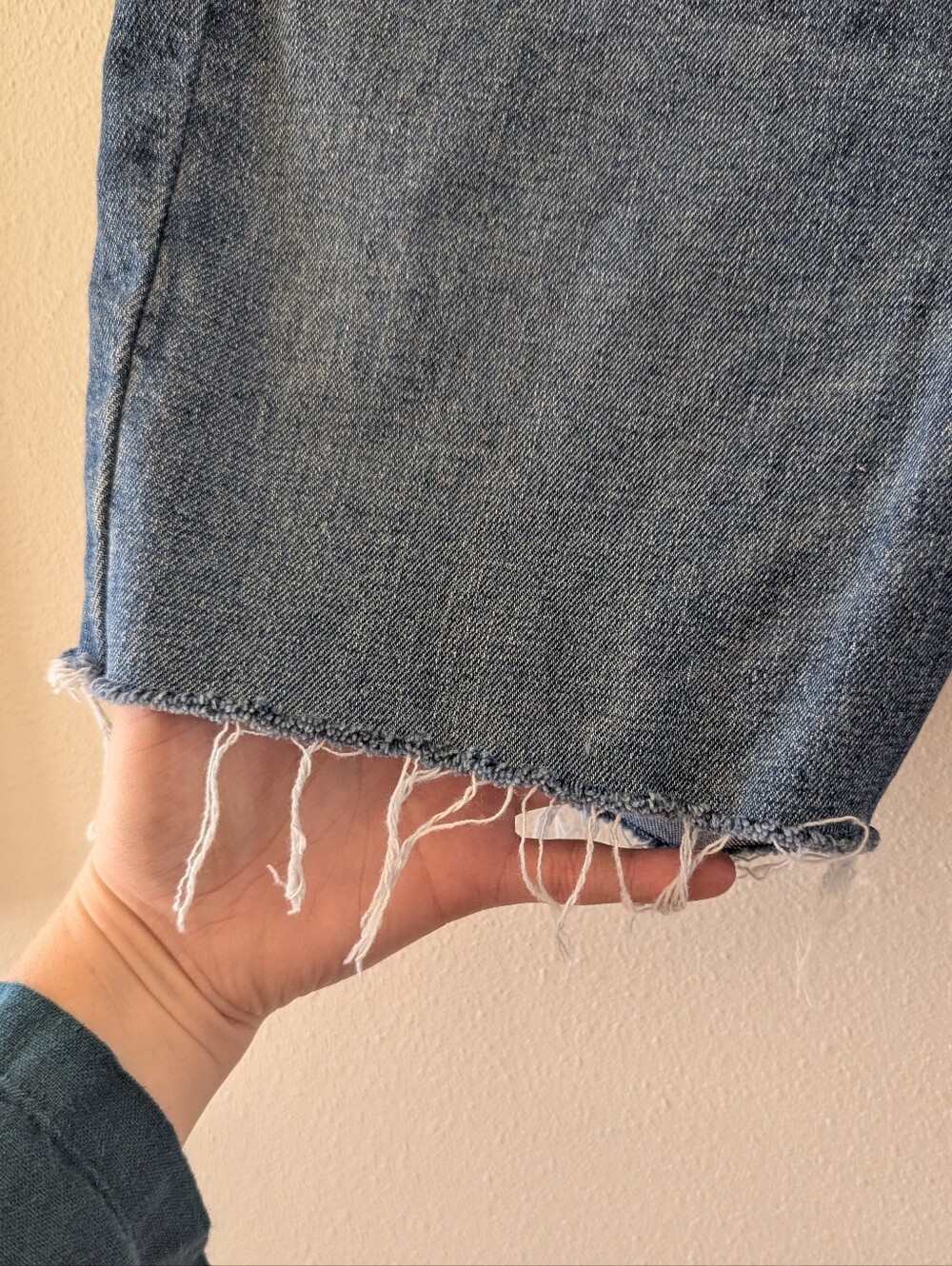 Universal Thread Medium Wash Cutoffs - Picture 3 of 9